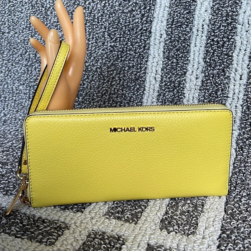 Michael Kors Jet Set Travel Large Travel CONTINENTAL  Sunshine